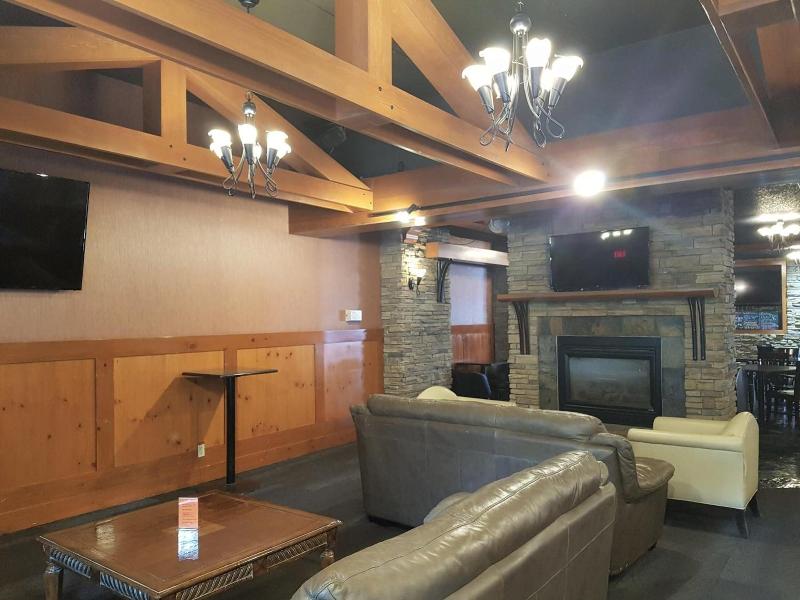 Twin Pine Inn & Suites image