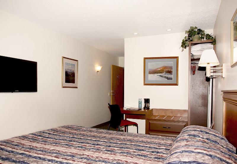 Bear Lodge — general view