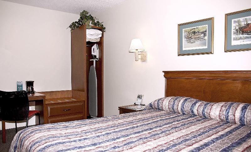 Bear Lodge — general view