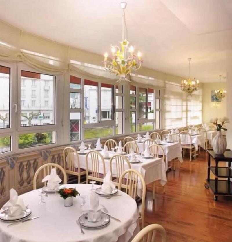 Hôtel Roc de Massabielle image