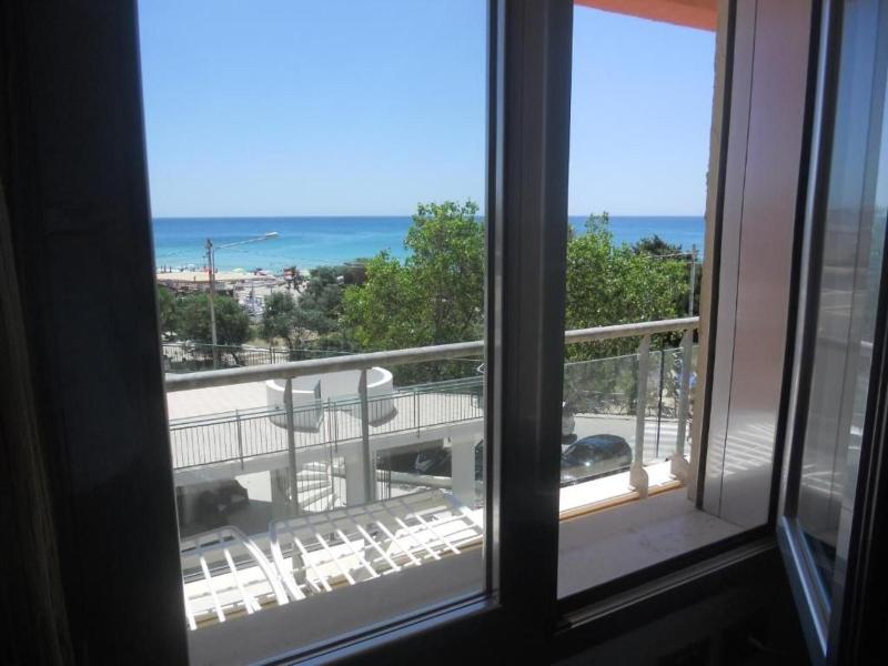 Hotel Club Ravezzo image