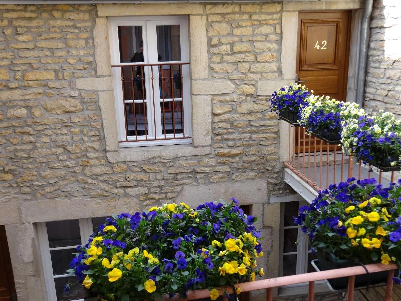 Hotel De La Cloche image