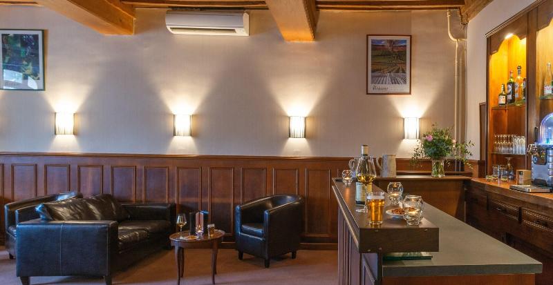 Hotel De La Cloche image