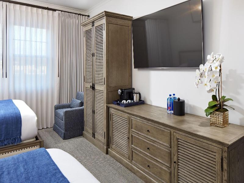 QUADRUPLE CLASSIC TWO QUEEN BEDS — photo 4