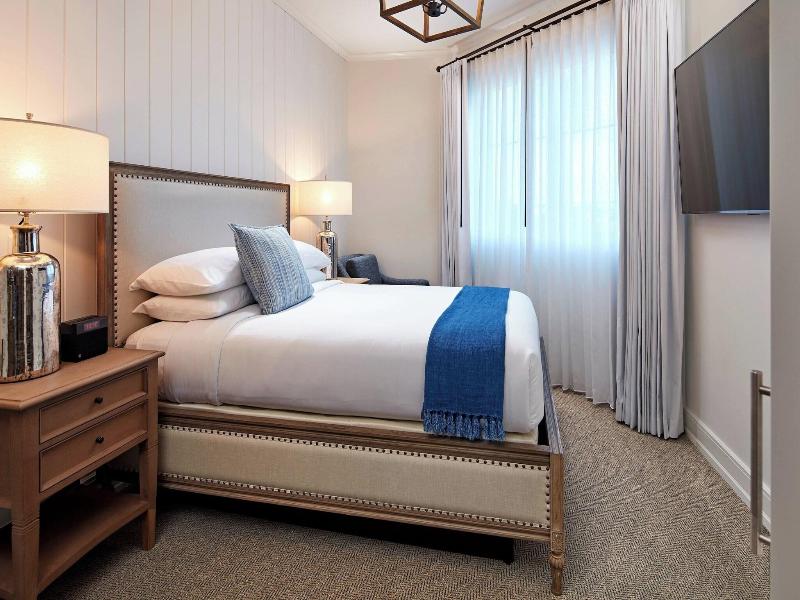 SUITE KING BED ONE BEDROOM