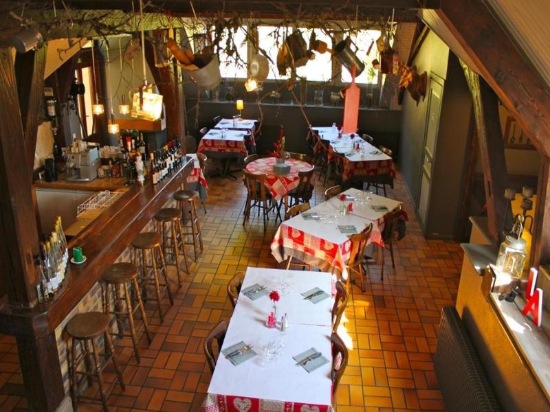 Domaine De Basil image