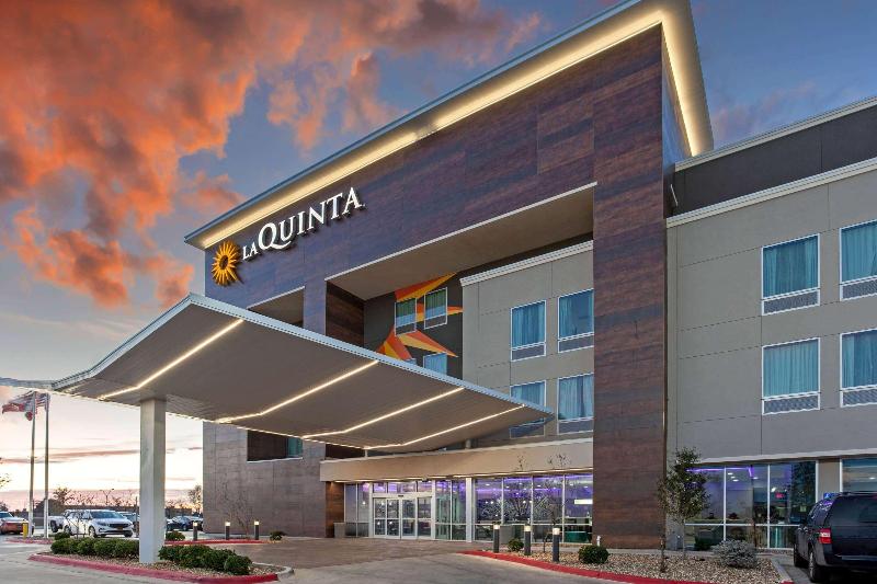 La Quinta Inn & Suites by Wyndham Lubbock South