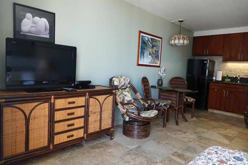Tropical Studios At Marine Surf Waikiki image