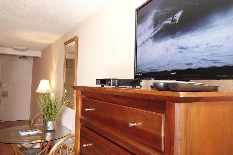 Tropical Studios At Marine Surf Waikiki image