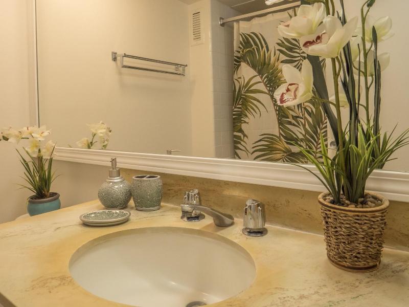 Tropical Studios At Marine Surf Waikiki image