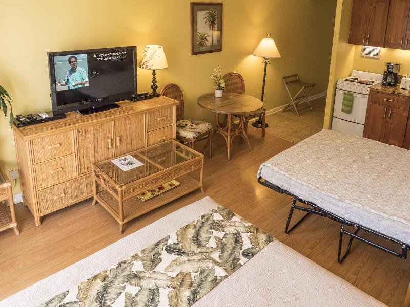 Tropical Studios At Marine Surf Waikiki image