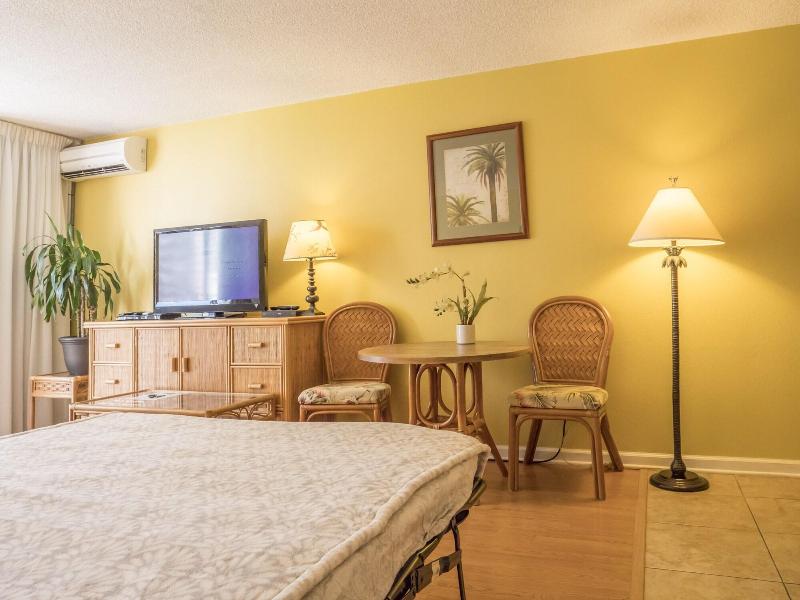 Tropical Studios At Marine Surf Waikiki image