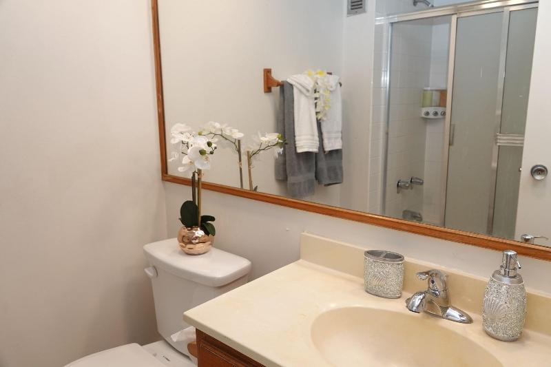 Tropical Studios At Marine Surf Waikiki image