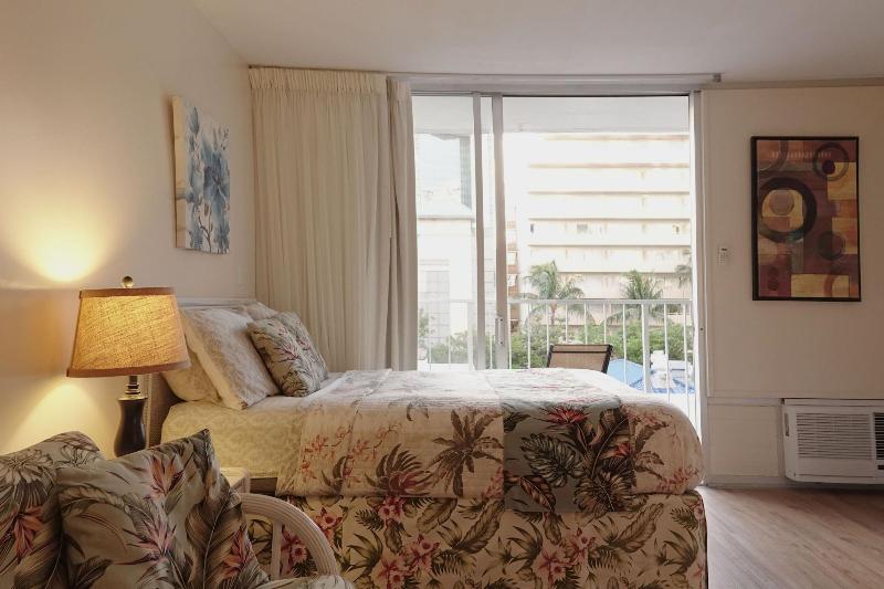 Tropical Studios At Marine Surf Waikiki image