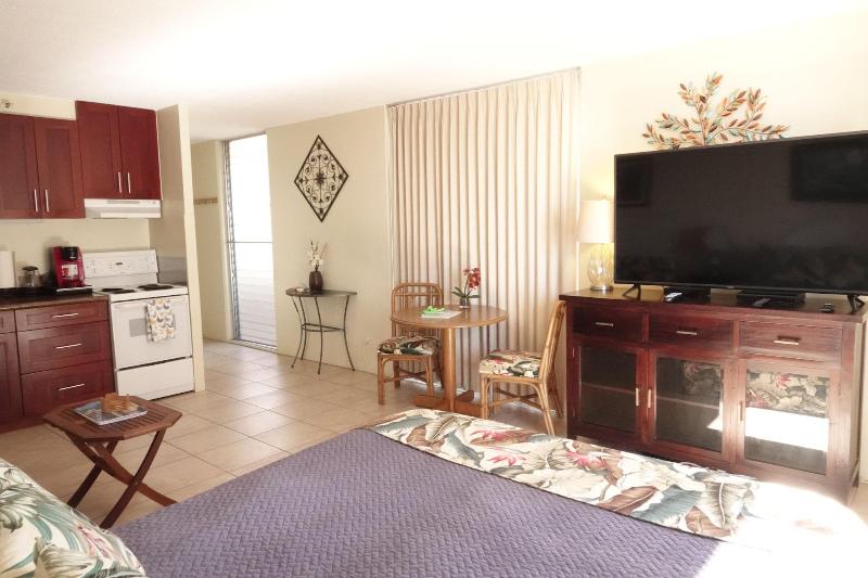 Tropical Studios At Marine Surf Waikiki image