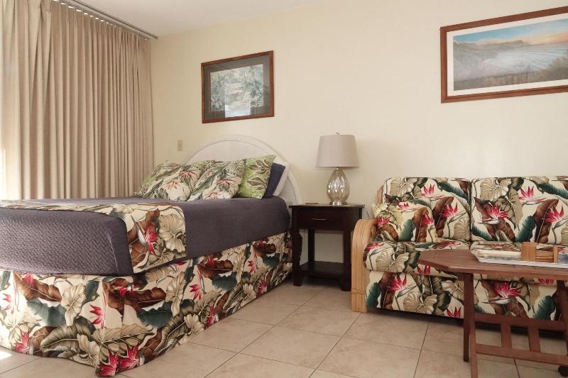 Tropical Studios At Marine Surf Waikiki image