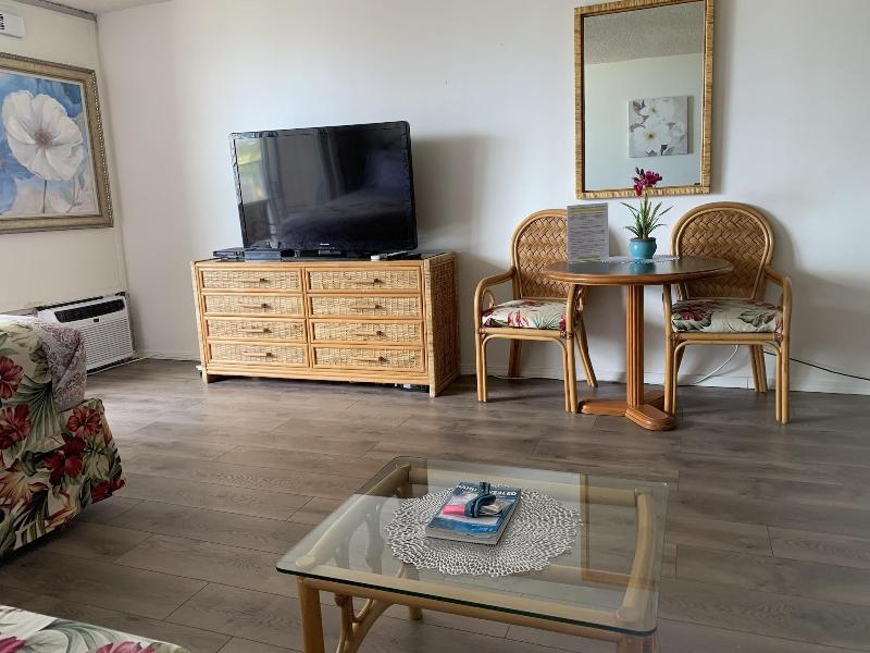 Tropical Studios At Marine Surf Waikiki image