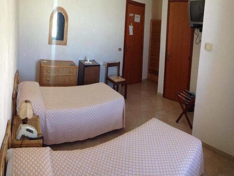 Hotel Miramare Garzia image