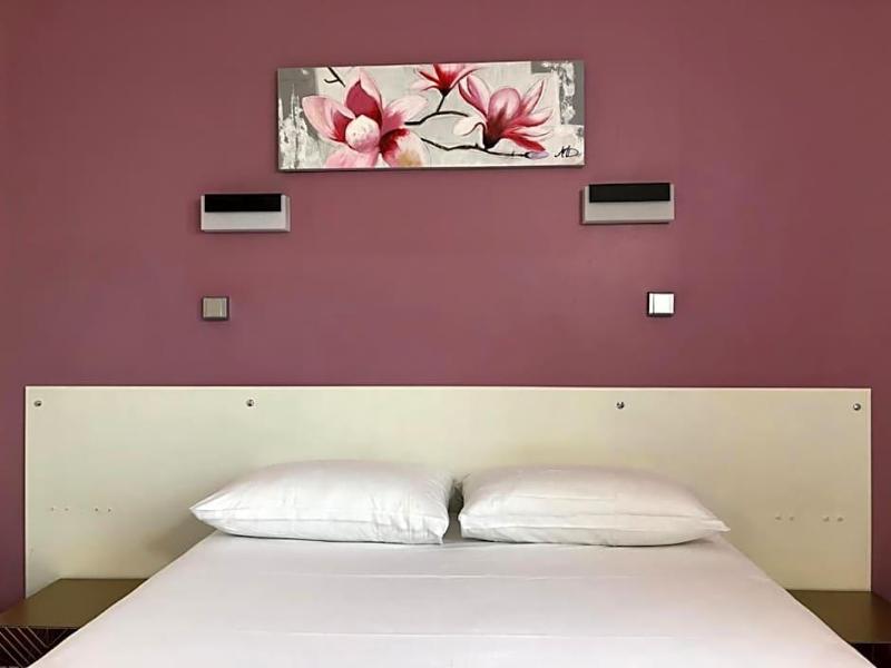 HALT HOTEL - Choisissez l'Hôtellerie Indépendant image