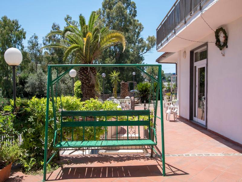 Hotel Eden image