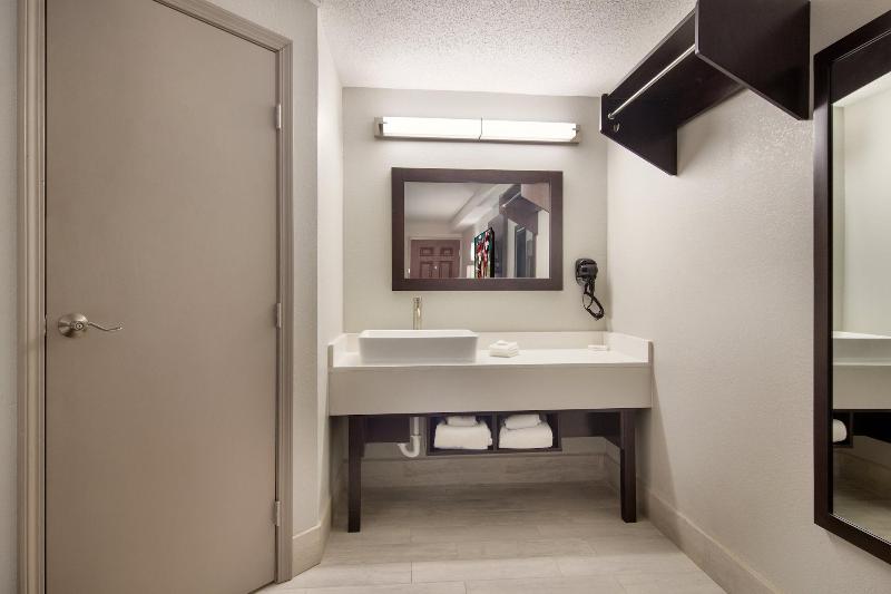 Downtown Erie Hotel image