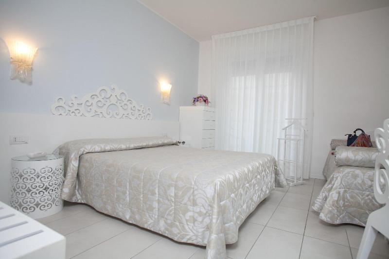 Hotel Albatros image