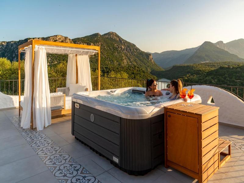 Hotel Cedrino image