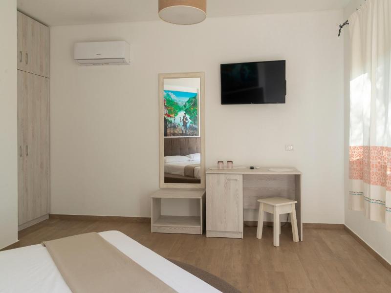 Hotel Cedrino image