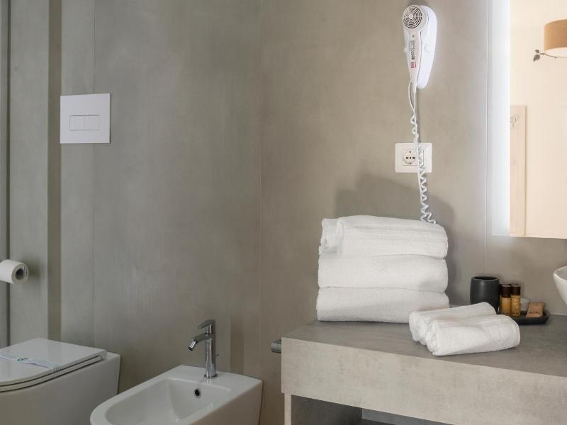 Hotel Cedrino image