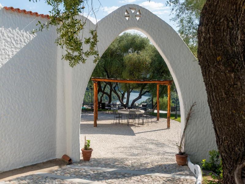Hotel Cedrino image