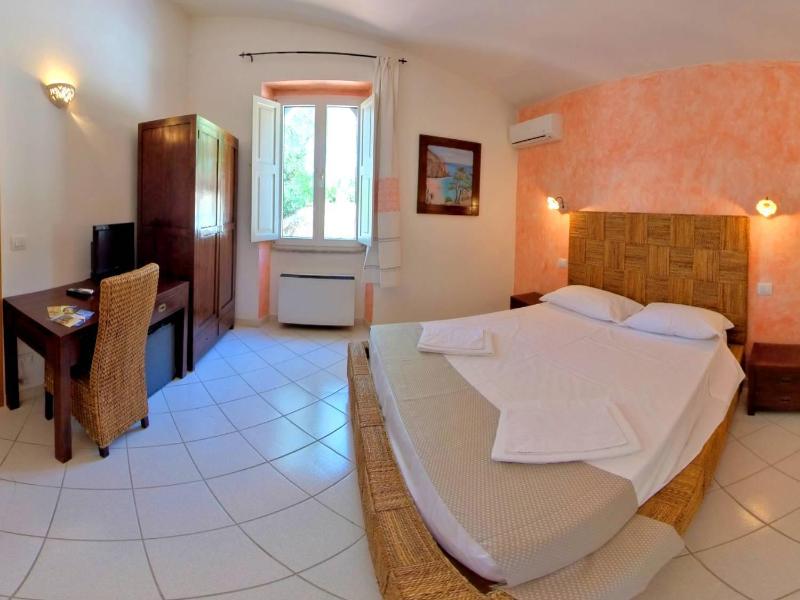 Hotel Cedrino image