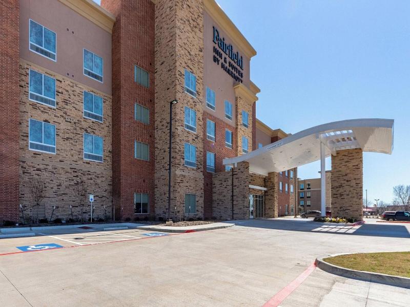 Fairfield Inn & Suites by Marriott Dallas Arlingto image