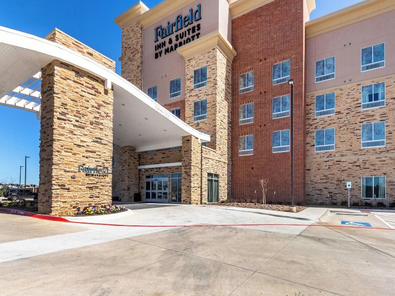 Fairfield Inn & Suites by Marriott Dallas Arlingto image