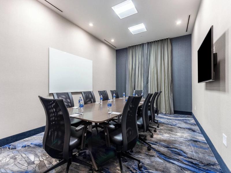 Fairfield Inn & Suites by Marriott Dallas Arlingto image