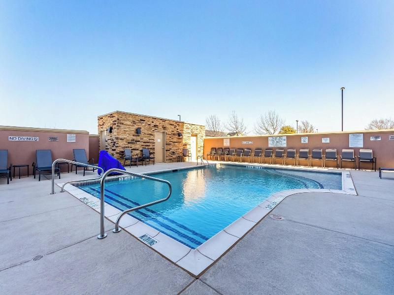 Fairfield Inn & Suites by Marriott Dallas Arlingto image