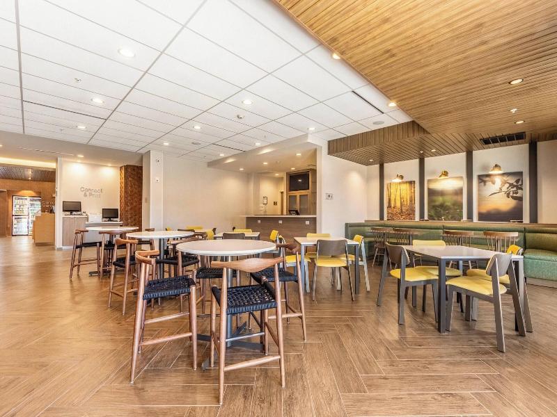 Fairfield Inn & Suites by Marriott Dallas Arlingto image