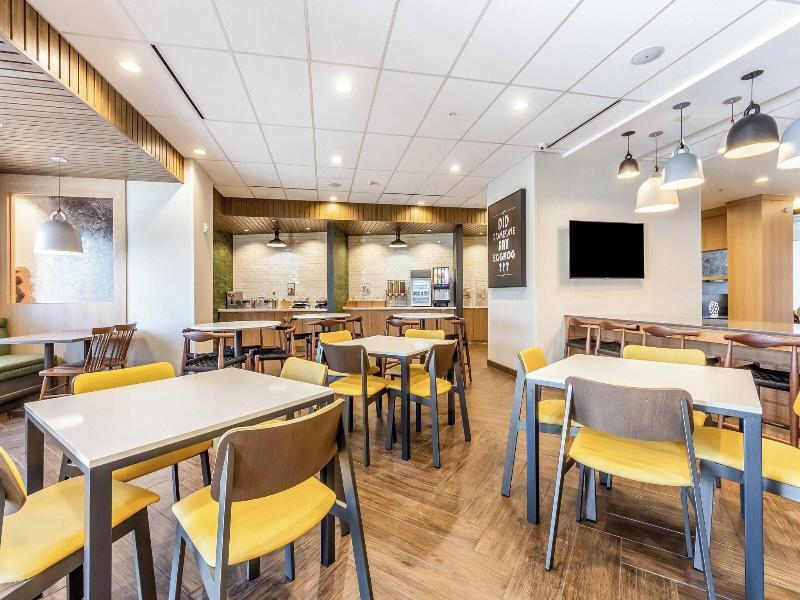 Fairfield Inn & Suites by Marriott Dallas Arlingto image