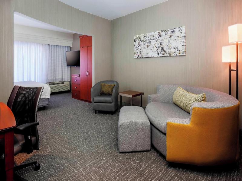 Courtyard By Marriott Dallas Arlington South image