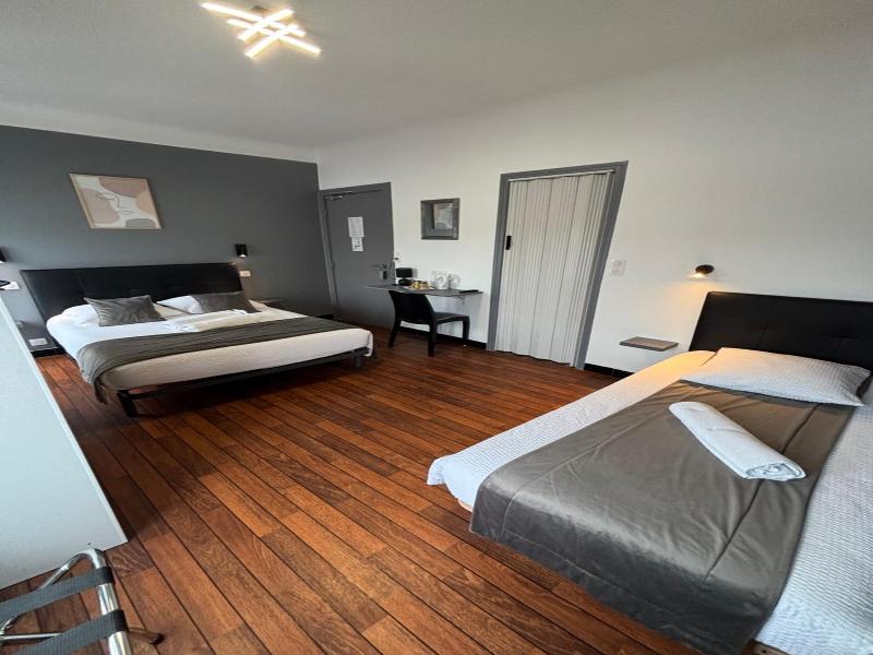 Le Crystal Hôtel image