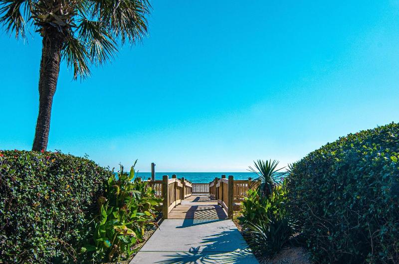Palms Resort image