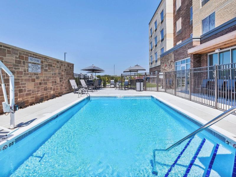 Fairfield Inn & Suites by Marriott Cincinnati Airp image