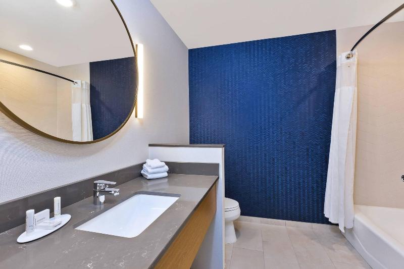 Fairfield Inn & Suites by Marriott Cincinnati Airp image