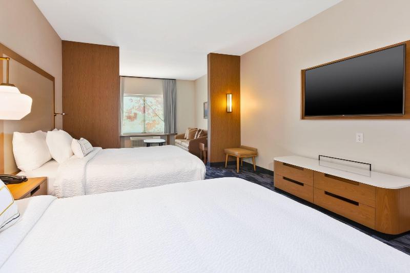 Fairfield Inn & Suites by Marriott Cincinnati Airp image