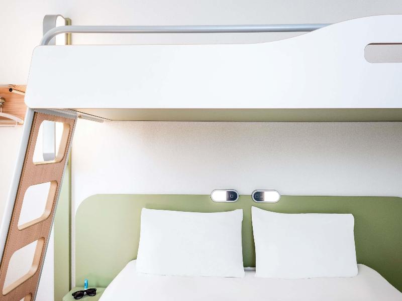 ibis budget Clermont-Ferrand Le Brezet Aeroport image