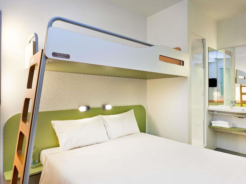 ibis budget Clermont-Ferrand Le Brezet Aeroport image