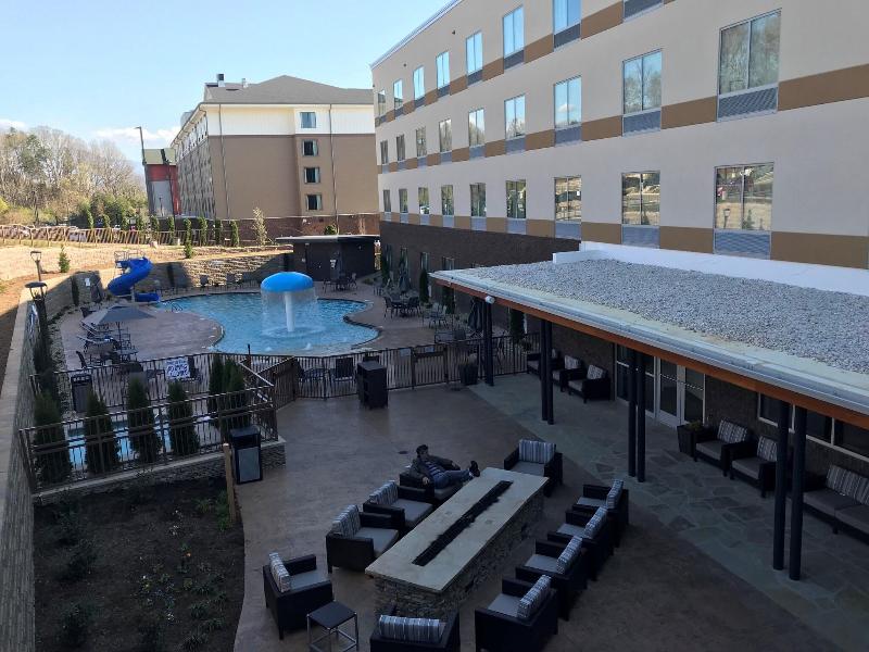 Fairfield Inn & Suites by Marriott Pigeon Forge image