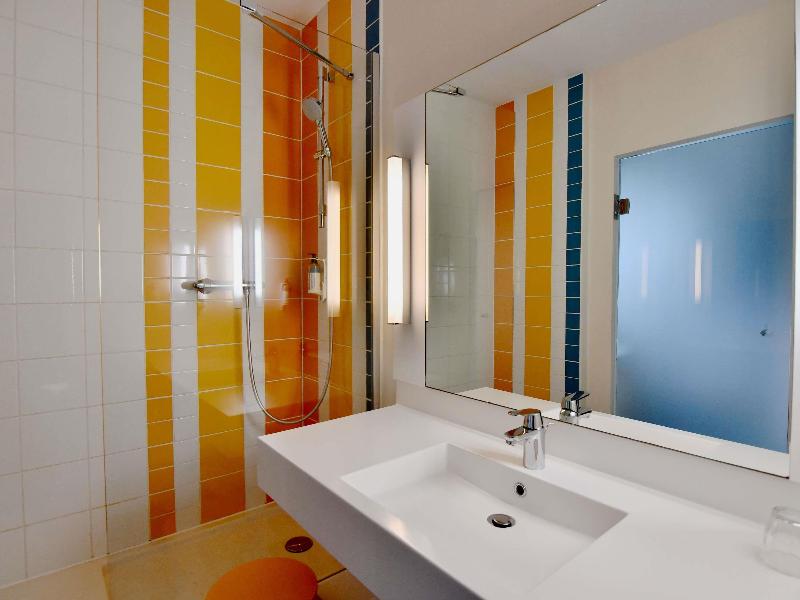 Ibis Styles Brest Centre Port image