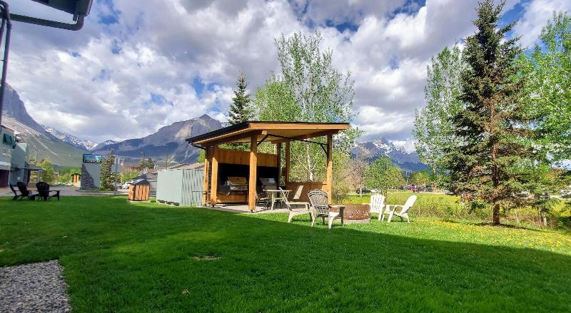Sunset Mountain Inn And Spa image