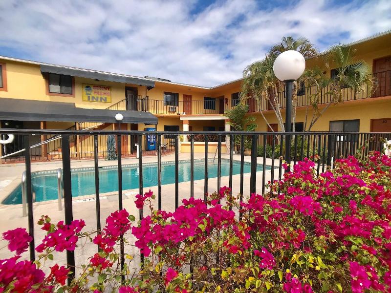 Sunny Palms Inn image