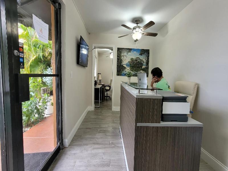 Sunny Palms Inn image
